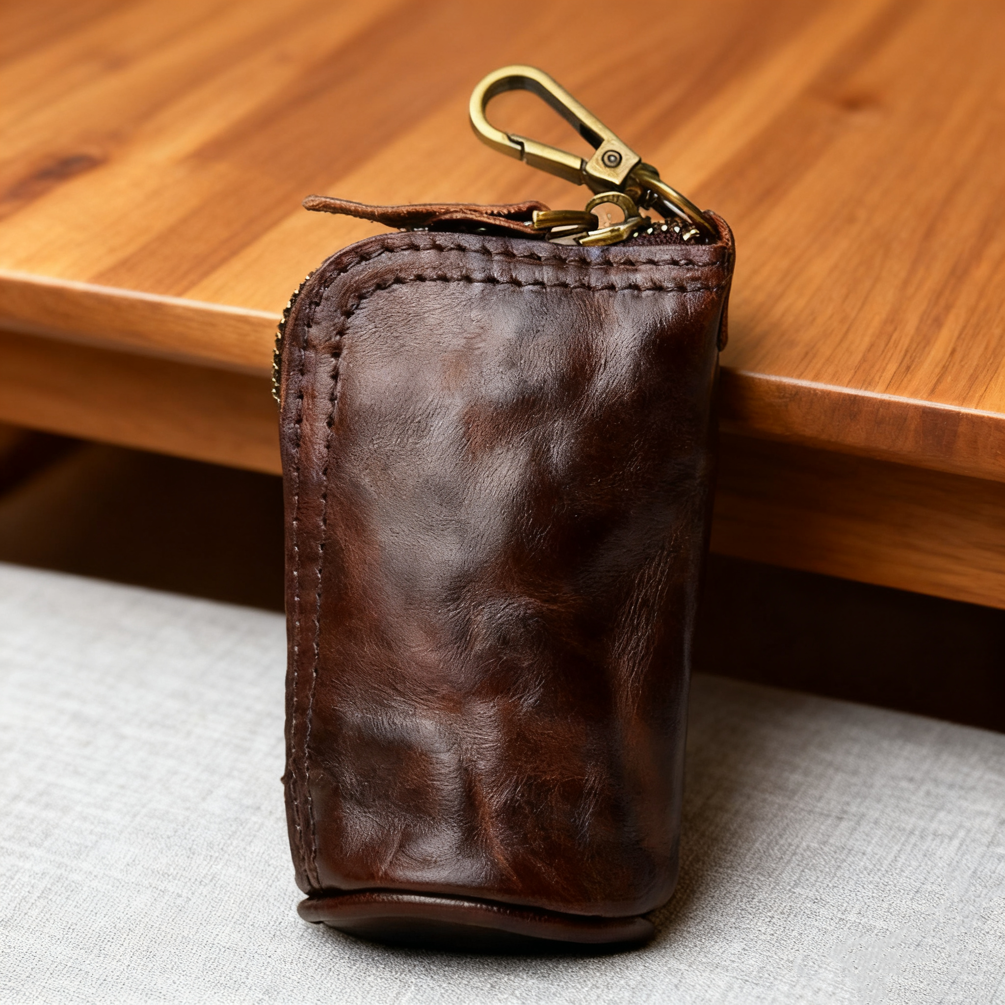 EDC Vintage Handcrafted Full-Grain Vegetable-Tanned Leather Key Pouch - Multi-Functional Organizer for Men Car Key & Coin Holder