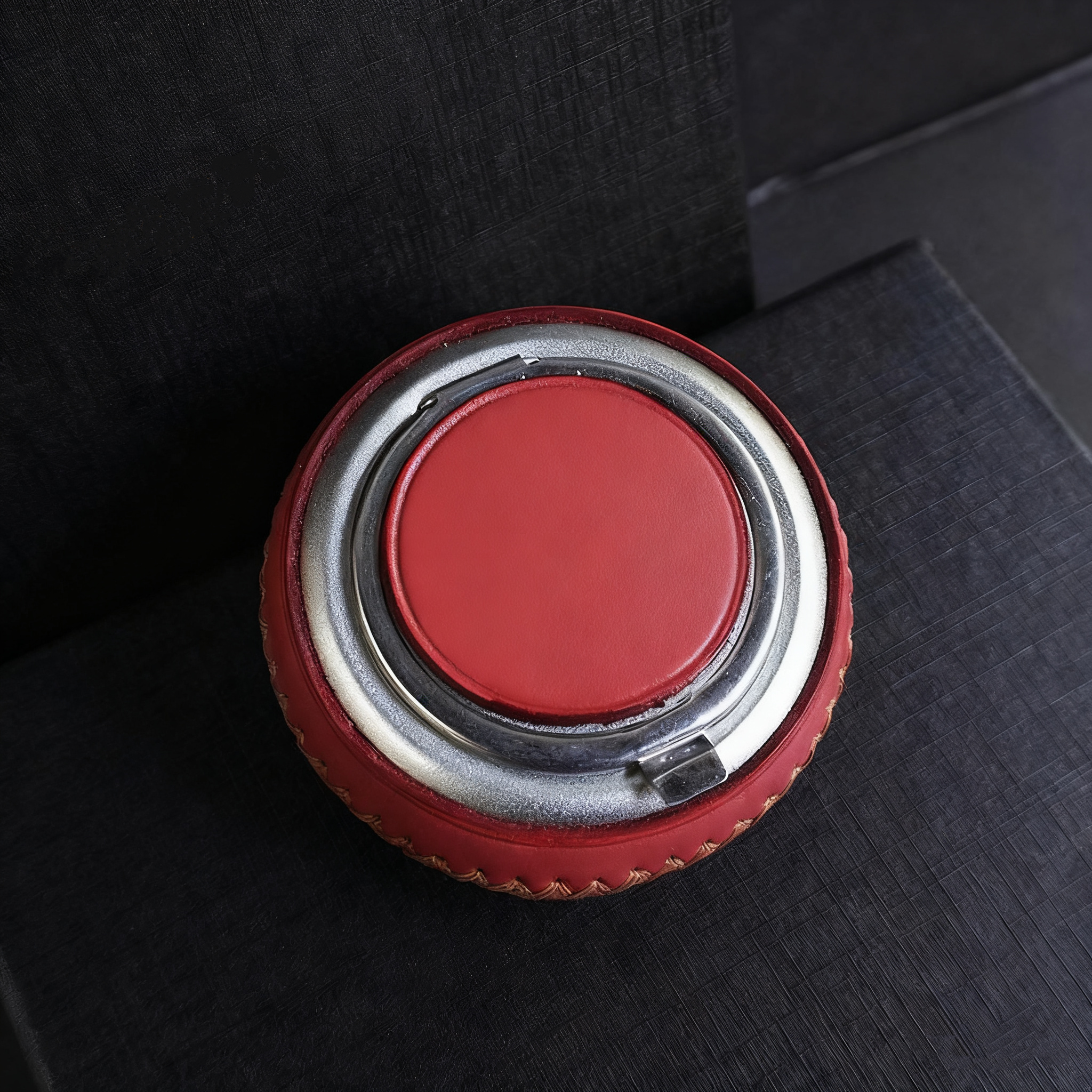 EDC Portable Genuine Leather Ashtray with Lid - Mini Outdoor Smoke Extinguisher Creative Gift for Men 5.9" x 5.9"